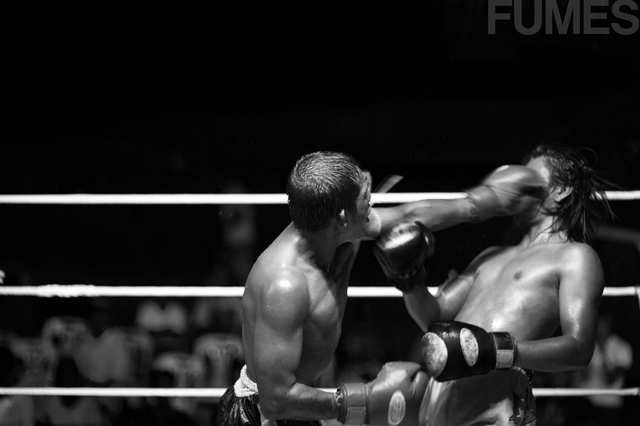 Fumes - Muay Thai Round 1 - photo by ALEJANDRO PLESCH