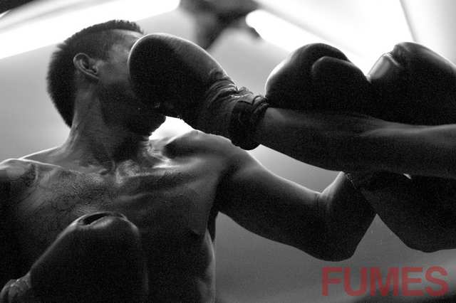 Fumes - Muay Thai Round 1 - photo by ALEJANDRO PLESCH