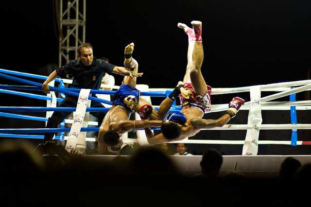 Fumes - Muay Thai Round 1 - photo by ALEJANDRO PLESCH