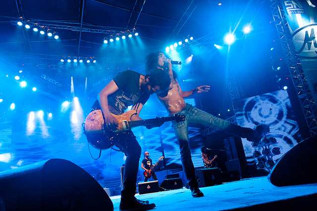 Fumes - Slank and Slankers - photo by ALEJANDRO PLESCH