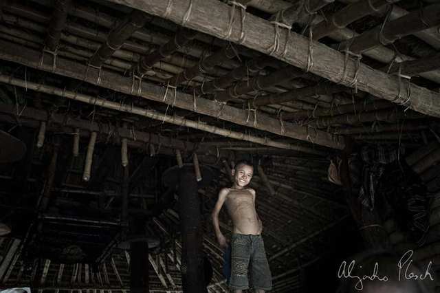 Fumes - Sumba's Kodi - photo by ALEJANDRO PLESCH