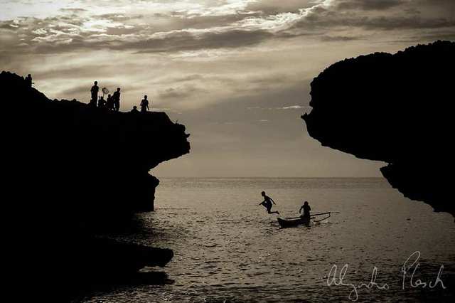 Fumes - Sumba's Kodi - photo by ALEJANDRO PLESCH