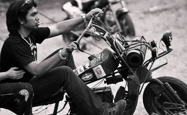 Fumes - Indo Vespa Community - photo by ALEJANDRO PLESCH