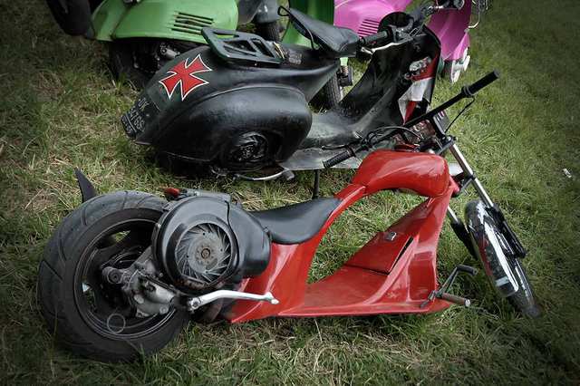 Fumes - Indo Vespa Community - photo by ALEJANDRO PLESCH