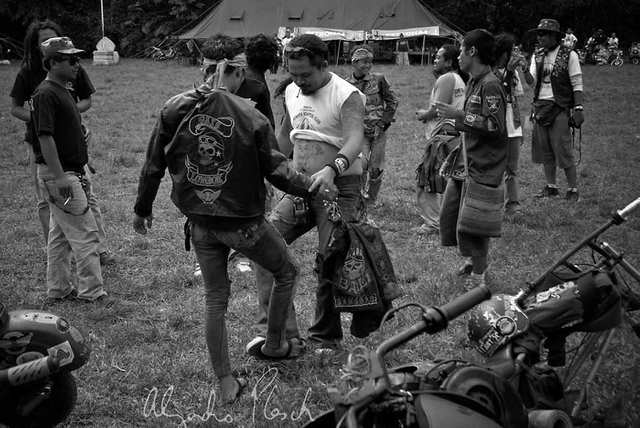 Fumes - Indo Vespa Community - photo by ALEJANDRO PLESCH