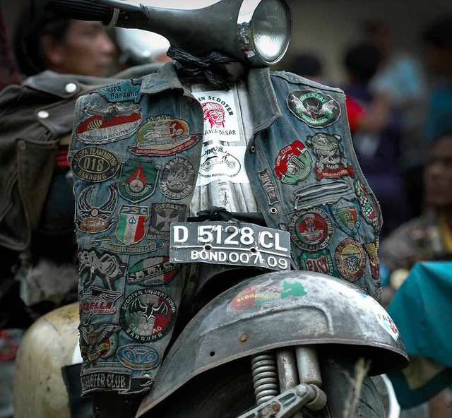 Fumes - Indo Vespa Community - photo by ALEJANDRO PLESCH