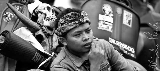 Fumes - Indo Vespa Community - photo by ALEJANDRO PLESCH